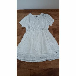 ベベ(BeBe)のPetits Pois Vert BeBe ワンピース 130cm(ワンピース)