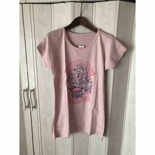 ◆ピンクのロゴプリント柄入り半袖チュニックTシャツ/新品◆(チュニック)