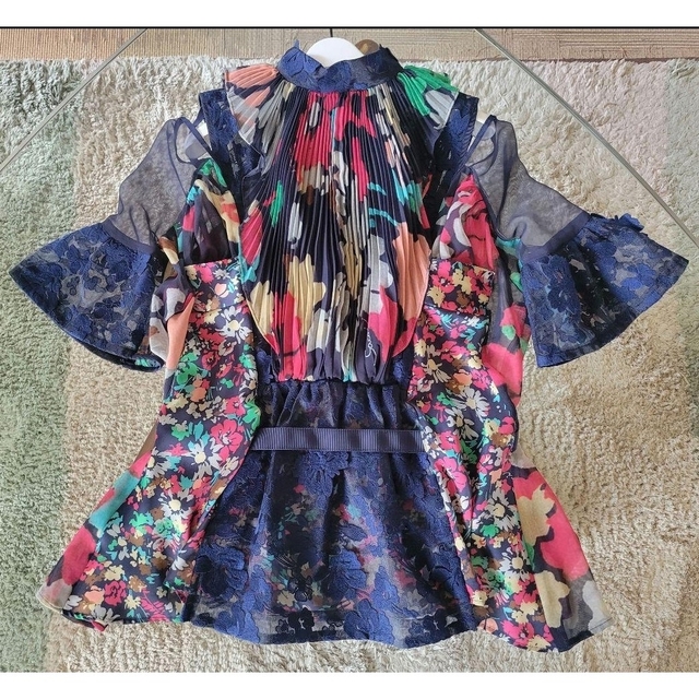 sacai レア!入手困難品 10万円程 フラワープリント レースブラウス 1
