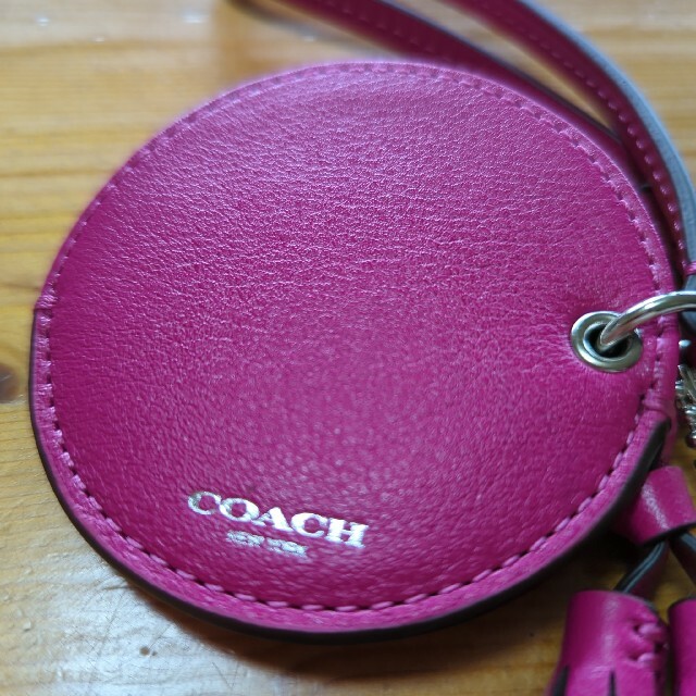 COACH(コーチ)のCOACH☆ミラーバックチャーム ハンドメイドのファッション小物(バッグチャーム)の商品写真
