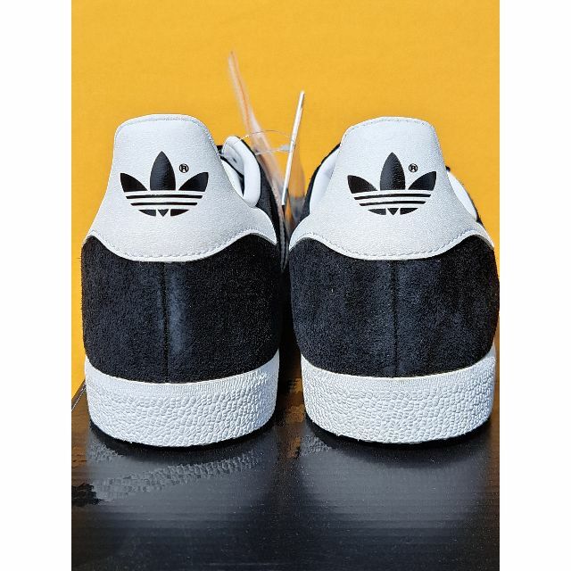 adidas(アディダス)のアディダス GAZELLE 27,0cm 黒白 オリジナルス メンズの靴/シューズ(スニーカー)の商品写真