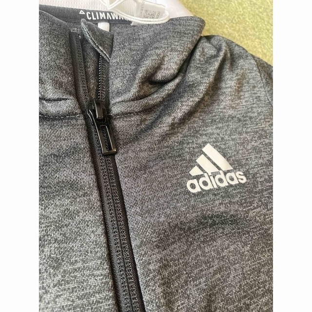 adidas(アディダス)の新品　130 adidas ジャージ上 キッズ/ベビー/マタニティのキッズ服男の子用(90cm~)(その他)の商品写真