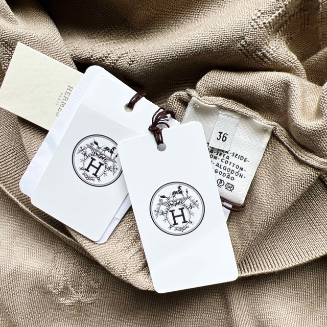Hermes - 新品 HERMESエルメス 2021ニット スリーブ リフト シルク