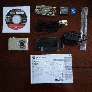 カシオ(CASIO)のCASIO  EXILIM  EX-Z600　シルバー(コンパクトデジタルカメラ)