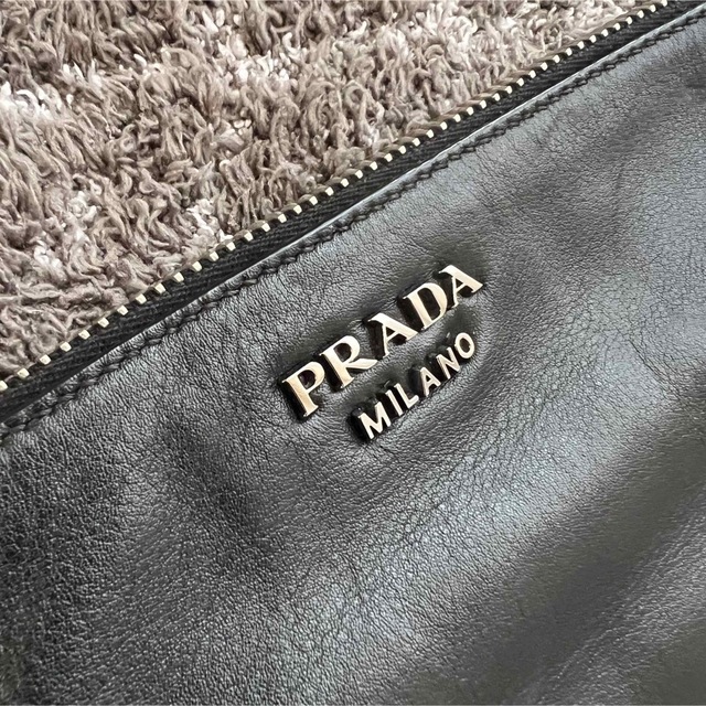 PRADA(プラダ)のプラダ　クラッチバッグ　美品　レア レディースのバッグ(クラッチバッグ)の商品写真