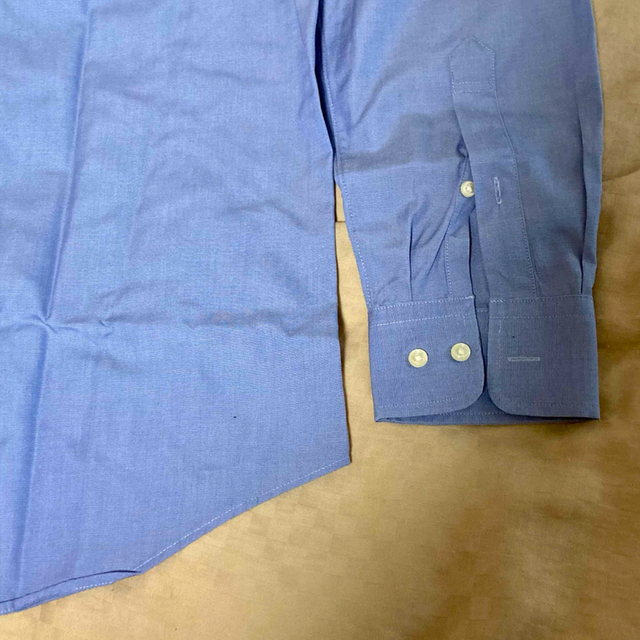 UNIQLO(ユニクロ)のサックスブルー レギュラーカラー長袖シャツ UNIQLO メンズのトップス(シャツ)の商品写真