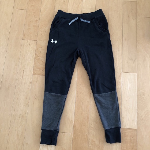 UNDER ARMOUR(アンダーアーマー)のアンダーアーマ スウェット ズボン ジャガー パンツ ランニング　160 スポーツ/アウトドアのランニング(ウェア)の商品写真