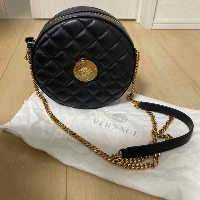 ★VERSACE ★ヴェルサーチラウンドファスナー短財布 新品 未使用 ホワイト