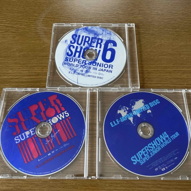 SUPER JUNIOR(スーパージュニア)のSUPER JUNIOR  SUPER SHOW1〜6DVD おまけ付き エンタメ/ホビーのDVD/ブルーレイ(ミュージック)の商品写真