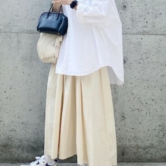 MUJI (無印良品)(ムジルシリョウヒン)の美品　無印良品　ストレッチ高密度織りタックスカート レディースのスカート(ロングスカート)の商品写真