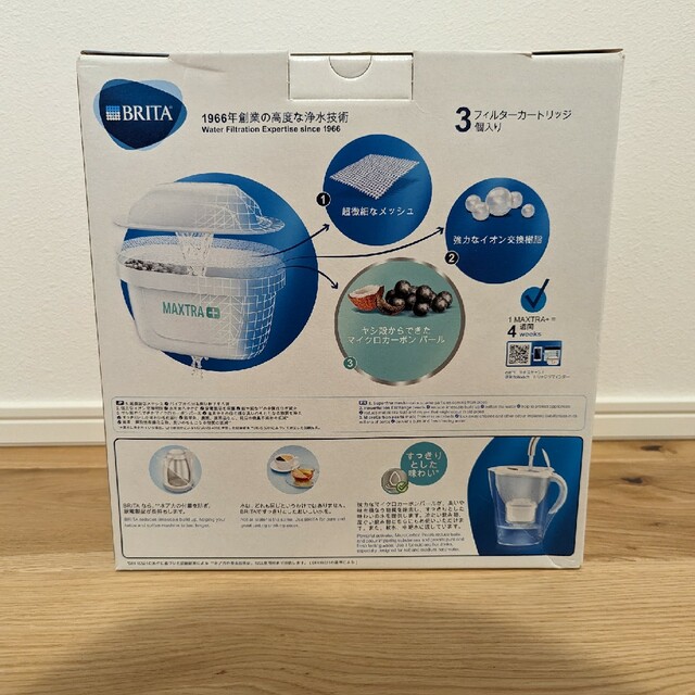 ブリタ　BRITA ポット型浄水器　本体+カートリッジ3個付 インテリア/住まい/日用品のキッチン/食器(その他)の商品写真