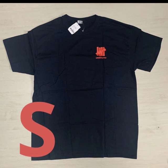 UNDEFEATED(アンディフィーテッド)のUNDEFEATED /REGION TEE /Tシャツ/Sサイズ メンズのトップス(Tシャツ/カットソー(半袖/袖なし))の商品写真