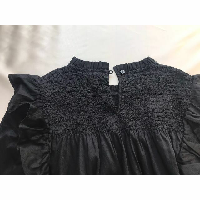 GAP(ギャップ)の新品 未使用 美品 GAP ギャップ 黒ブラウス レディースのトップス(シャツ/ブラウス(長袖/七分))の商品写真