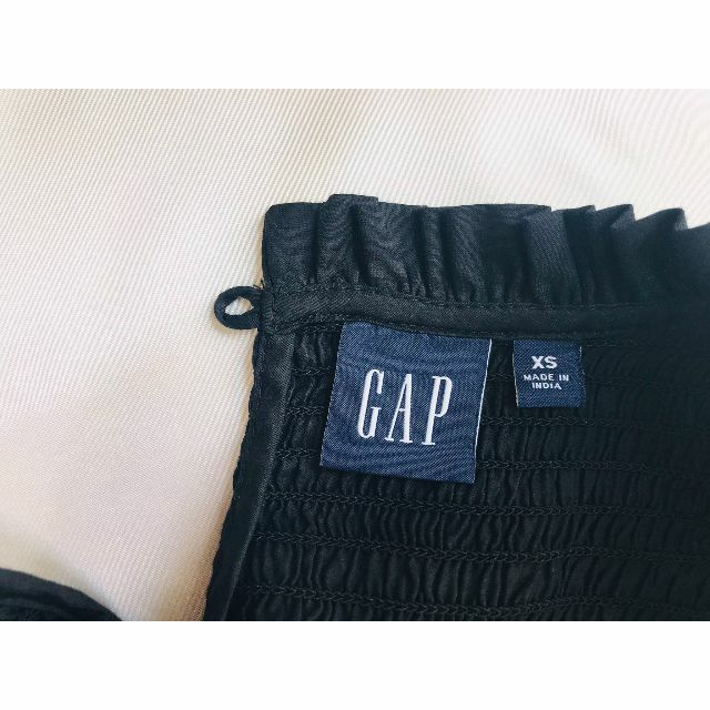 GAP(ギャップ)の新品 未使用 美品 GAP ギャップ 黒ブラウス レディースのトップス(シャツ/ブラウス(長袖/七分))の商品写真