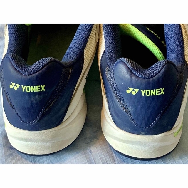 YONEX(ヨネックス)の【※なら様専用】ヨネックス テニスシューズ 27cm パワークッション 107D スポーツ/アウトドアのテニス(シューズ)の商品写真