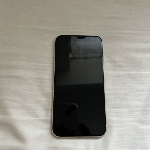 iPhone(アイフォーン)のiPhone11 128GB ホワイト スマホ/家電/カメラのスマホアクセサリー(iPhoneケース)の商品写真