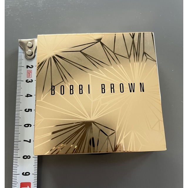 BOBBI BROWN(ボビイブラウン)のボビーブラウン　フェイスパウダー コスメ/美容のベースメイク/化粧品(フェイスパウダー)の商品写真