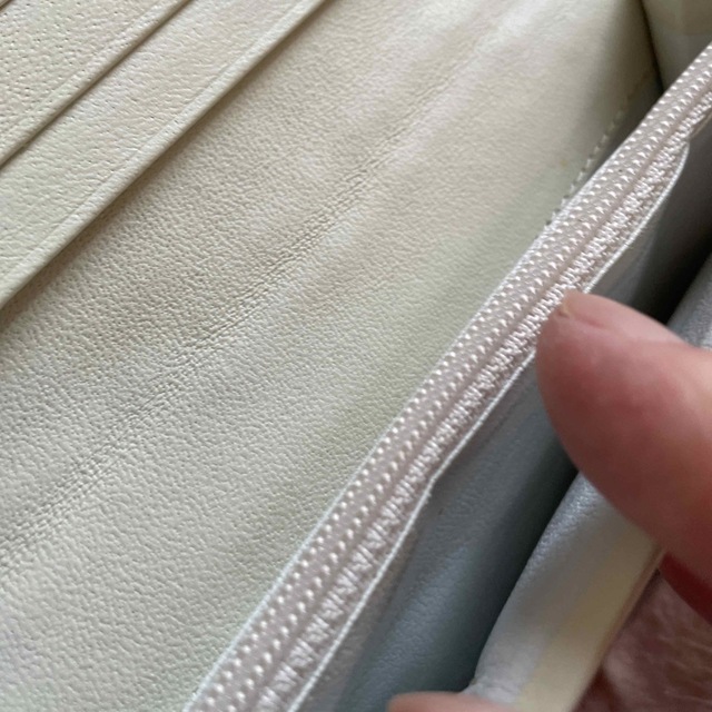 白瓷皮長財布綺麗な真っ白な蛇皮です メンズのファッション小物(長財布)の商品写真