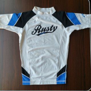 ラスティ(RUSTY)のＭ　RUSTY　ラッシュガード 半袖(水着)