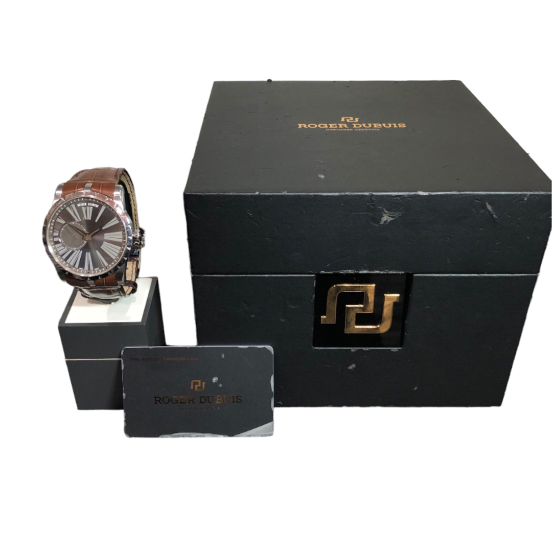 ROGER DUBUIS(ロジェデュブイ)の　ロジェ・デュブイ ROGER DUBUIS エクスカリバー 42 DBEX0353 グレー ステンレススチール SS 自動巻き メンズ 腕時計 メンズの時計(その他)の商品写真