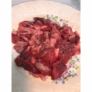 卸専門店からご自宅へ　香川県産交雑種牛モモ 引き筋(肉)