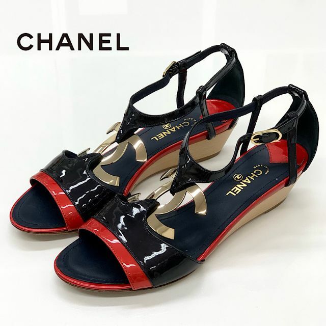 CHANEL(シャネル)の6472 シャネル パテント ココマーク サンダル ブラック レディースの靴/シューズ(サンダル)の商品写真