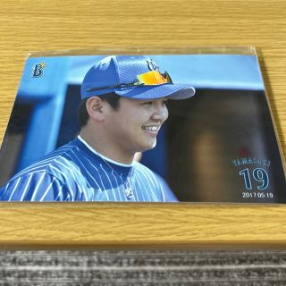 ヨコハマディーエヌエーベイスターズ(横浜DeNAベイスターズ)の新中古！ 横浜DeNA 2017年5月19日 公式写真 19山崎康明 (応援グッズ)