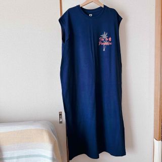 ユニクロ(UNIQLO)のマーミ様専用　ユニクロ　　ディズニー　ロングワンピース　ネイビー　ブルー　XXL(ロングワンピース/マキシワンピース)