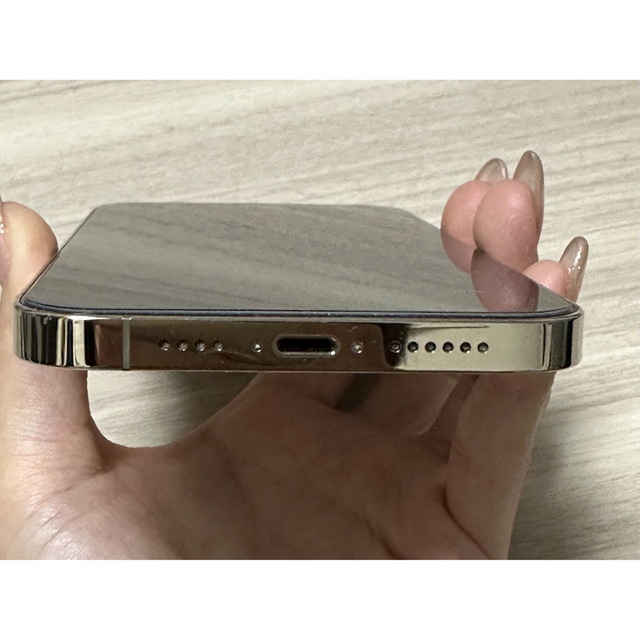 iPhone(アイフォーン)のiPhone12  Pro  Max 128㎇　ゴールド スマホ/家電/カメラのスマートフォン/携帯電話(スマートフォン本体)の商品写真