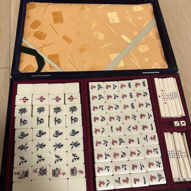 麻雀牌 エンタメ/ホビーのテーブルゲーム/ホビー(麻雀)の商品写真