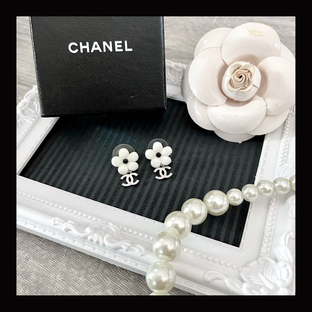 CHANEL(シャネル)の【おまけ付き】CHANEL シャネル ピアス ココマーク フラワー レディースのアクセサリー(ピアス)の商品写真