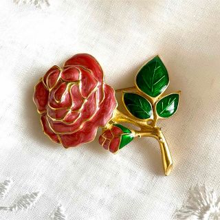 ヴィンテージブローチ 薔薇 バラ 花 七宝焼 ゴールドの通販 by a.｜ラクマ