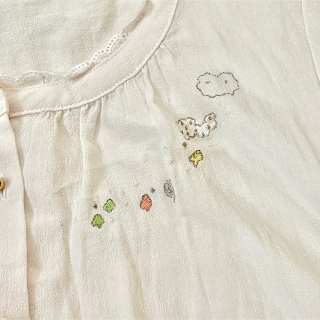 franche lippee(フランシュリッペ)のフランシュリッペ《どうぶつ刺繍ブラウス》ベージュ　ナチュラルカジュアルガーリー レディースのトップス(Tシャツ(半袖/袖なし))の商品写真