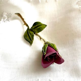 ヴィンテージブローチ 薔薇 バラ 七宝焼 赤 花 アンティーク ゴールド レトロ