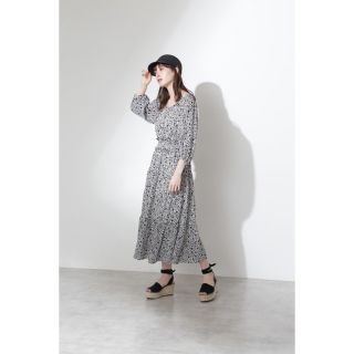 JILL STUART EndyROBE タチアナフラワーワンピース