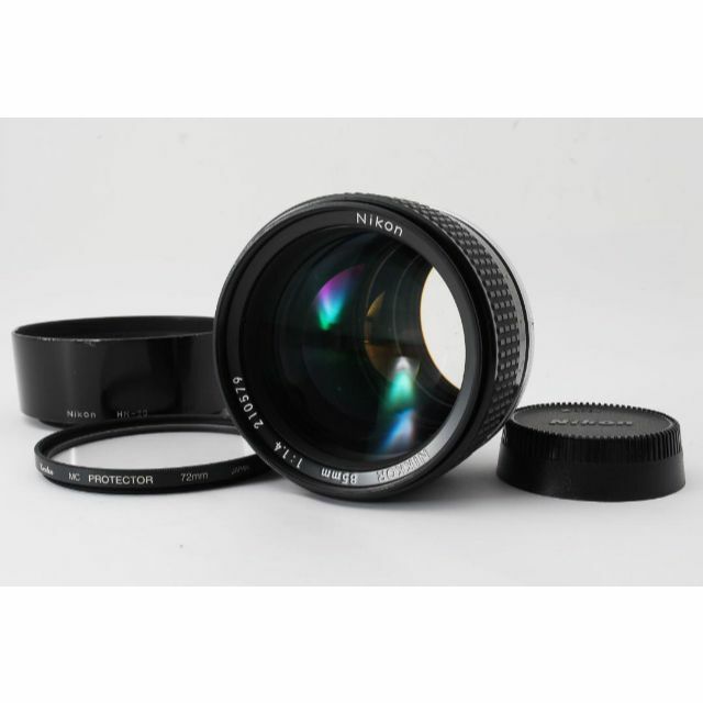 E15 / ニコン Ai-s NIKKOR 85mm F1.4 /4952-35 | www.joycemoloney.com