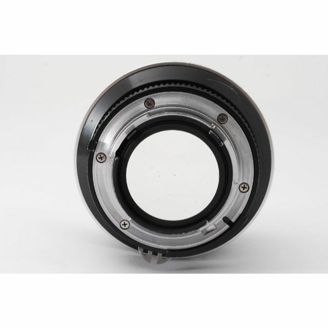 E15 / ニコン Ai-s NIKKOR 85mm F1.4 /4952-35 | www.joycemoloney.com