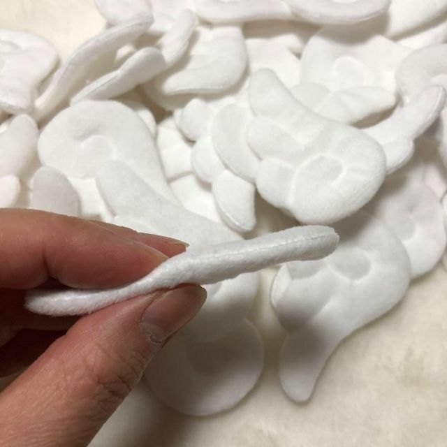 天使の羽 80個 白 羽根 はね デビル 量産型 こうもり コウモリ ぬい服の通販 by くみこ|ラクマ 天使の羽 80個 白 羽根 はね デビル 量産型 こうもり コウモリ ぬい服