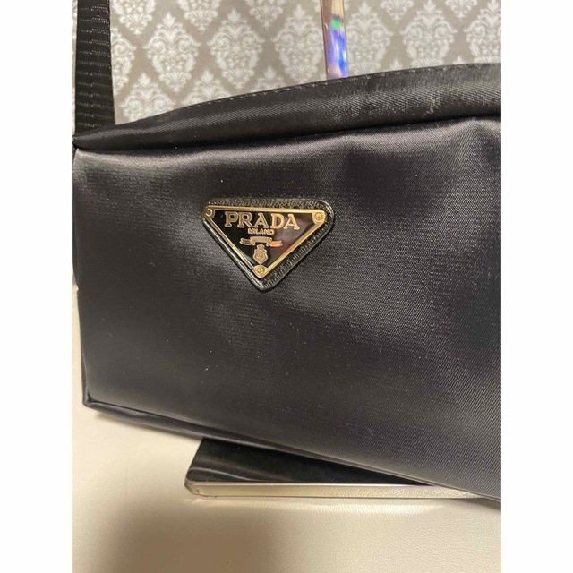 PRADA(プラダ)のPRADA ノベルティ　ポーチ　バッグ　新品　未使用 レディースのファッション小物(ポーチ)の商品写真