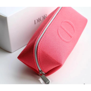Christian Dior - 箱付き　新品ディオール  スクエア　ノベルティ  ポーチ　ピンク色