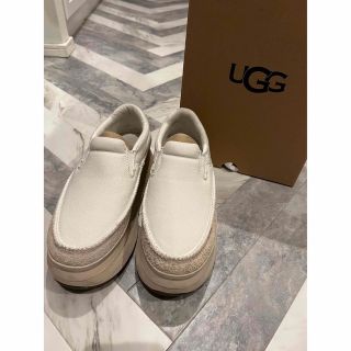 アグ(UGG)の【美品】UGG マリンスリッポン ホワイト 24.0(スリッポン/モカシン)