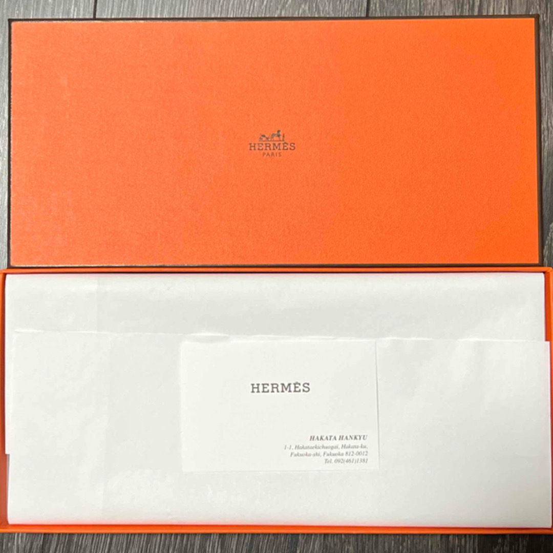 Hermes(エルメス)のHermès  Carré H 100 2023春夏 Collection完売品 メンズのファッション小物(ストール)の商品写真