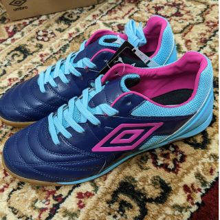 アンブロ(UMBRO)のアンブロ　フットサルシューズ　アクセレイター27センチ(シューズ)