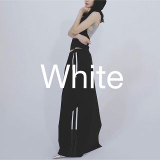 バブルス(Bubbles)のMelt the lady logo line skirt White  (ロングスカート)