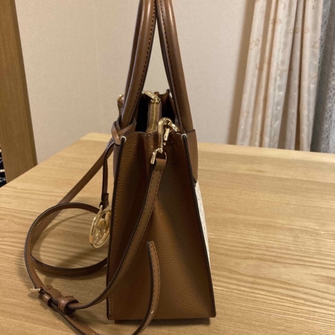 Michael Kors(マイケルコース)の【専用】未使用♡マイケルコース♡ショルダーバッグ♡2wayバッグ♡ホワイト系 レディースのバッグ(ショルダーバッグ)の商品写真