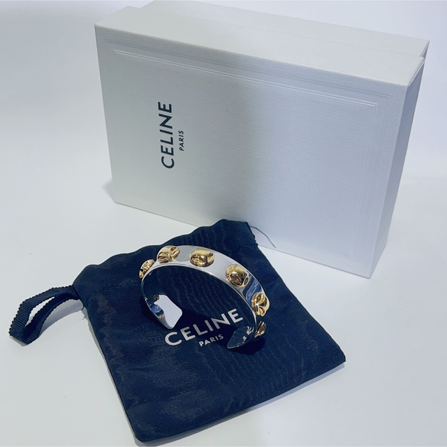 celine(セリーヌ)のCELINE セリーヌ スタッズ バングル ブレス レディースのアクセサリー(ブレスレット/バングル)の商品写真