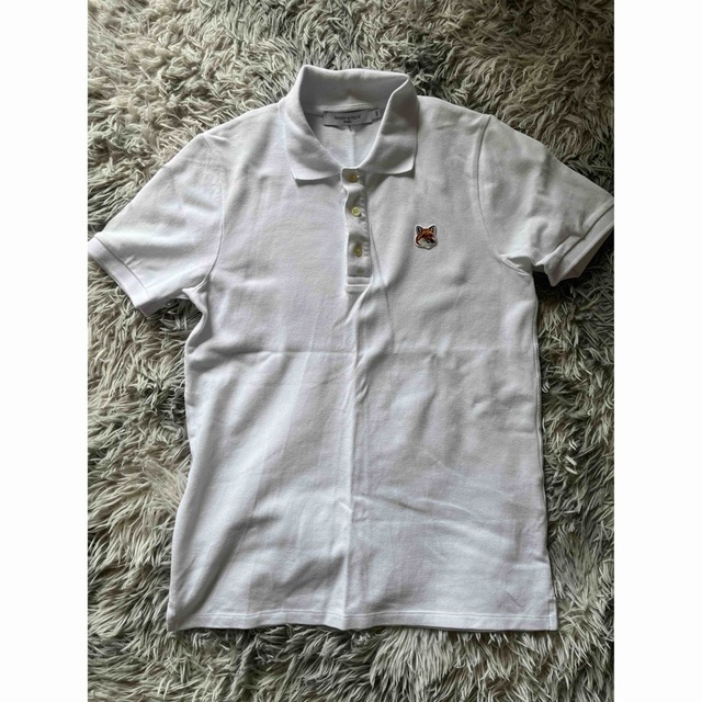 MAISON KITSUNE'(メゾンキツネ)のメゾンキツネ　ポロシャツ　メンズ　レディース レディースのトップス(ポロシャツ)の商品写真