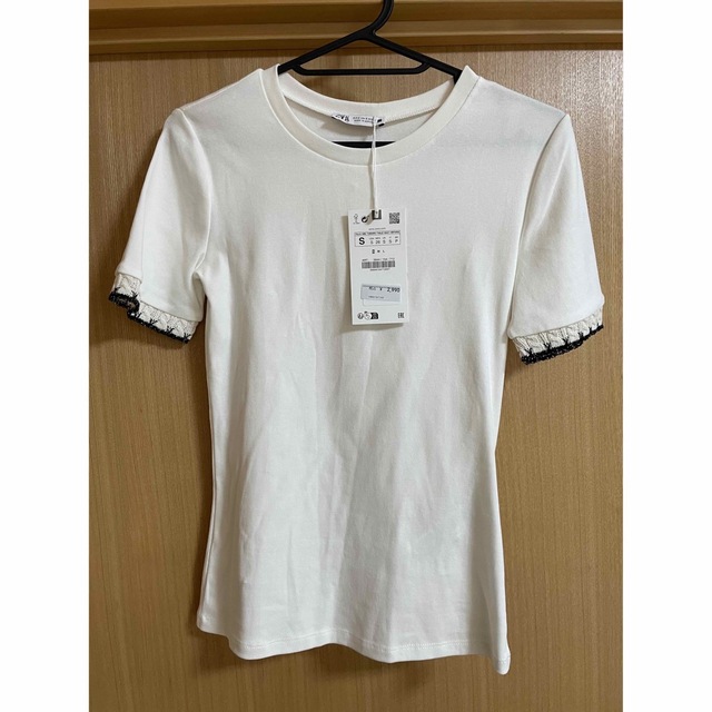 ZARA(ザラ)の【新品】ビジュートリム　Tシャツ レディースのトップス(Tシャツ(半袖/袖なし))の商品写真