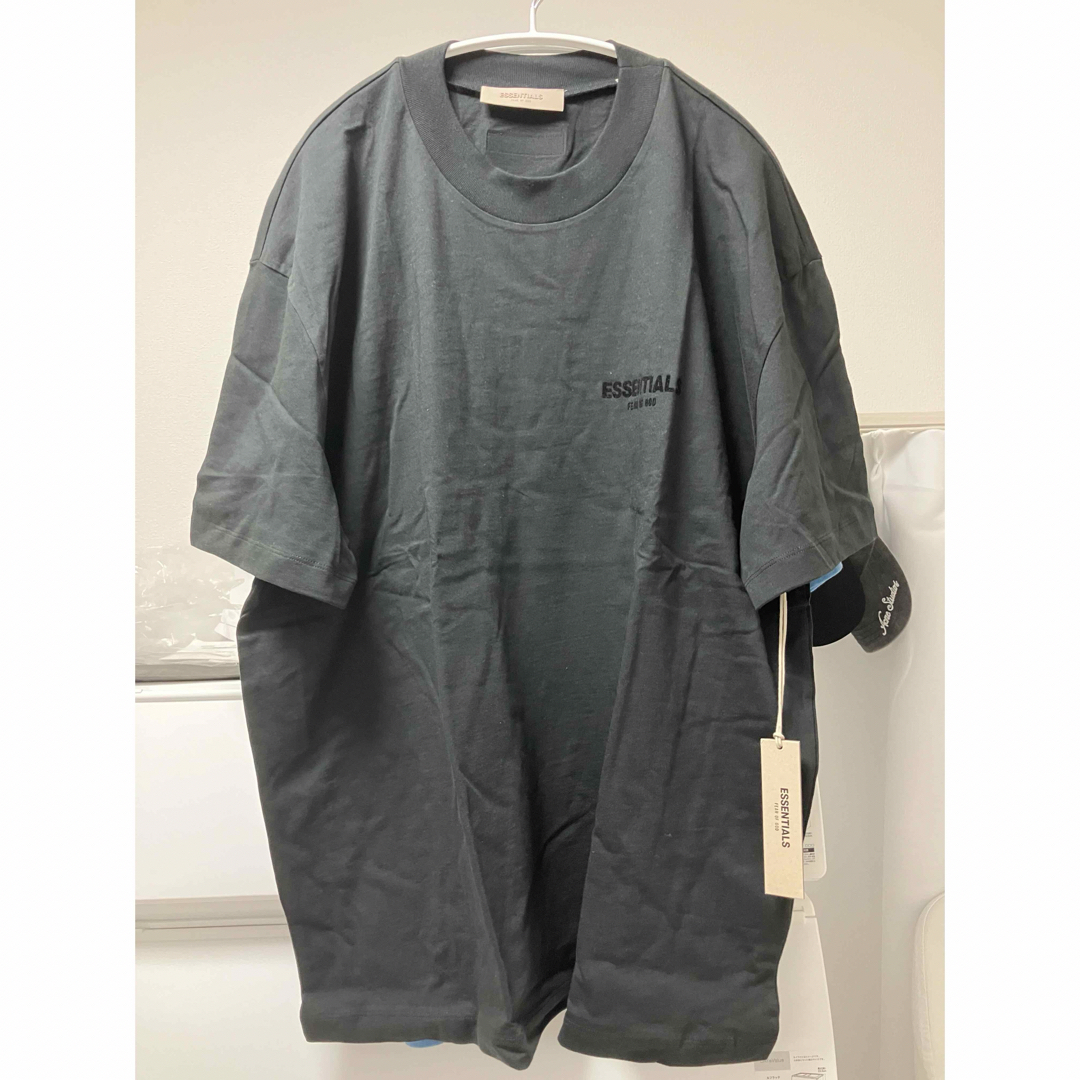 FEAR OF GOD(フィアオブゴッド)のESSENTIALS エッセンシャルズ Tシャツ 半袖 正規品 XL ブラック メンズのトップス(Tシャツ/カットソー(半袖/袖なし))の商品写真