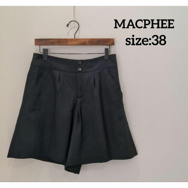 MACPHEE(マカフィー)のマカフィー MACPHEE センタープレス ショートパンツ ブラック 38 黒 レディースのパンツ(ショートパンツ)の商品写真